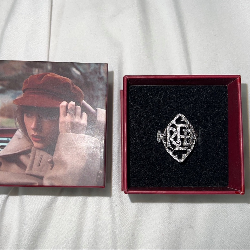 Taylor Swift Red Ring